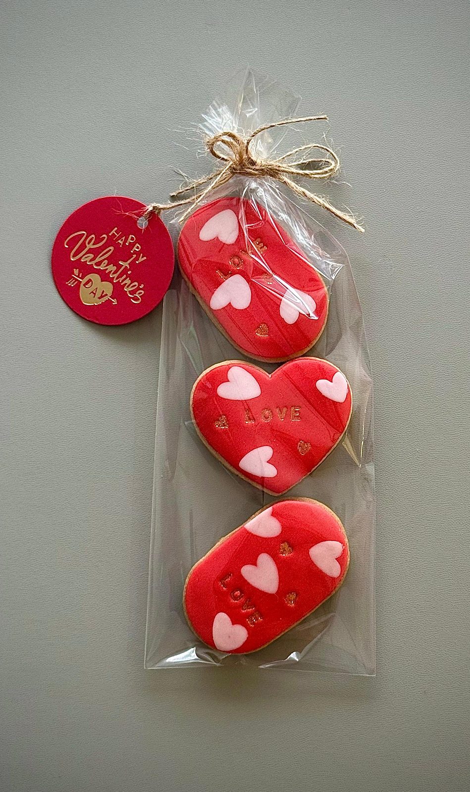 Valentins-Cookies als Geschenk verpackt